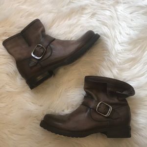 Frye Veronica Bootie in Smoke